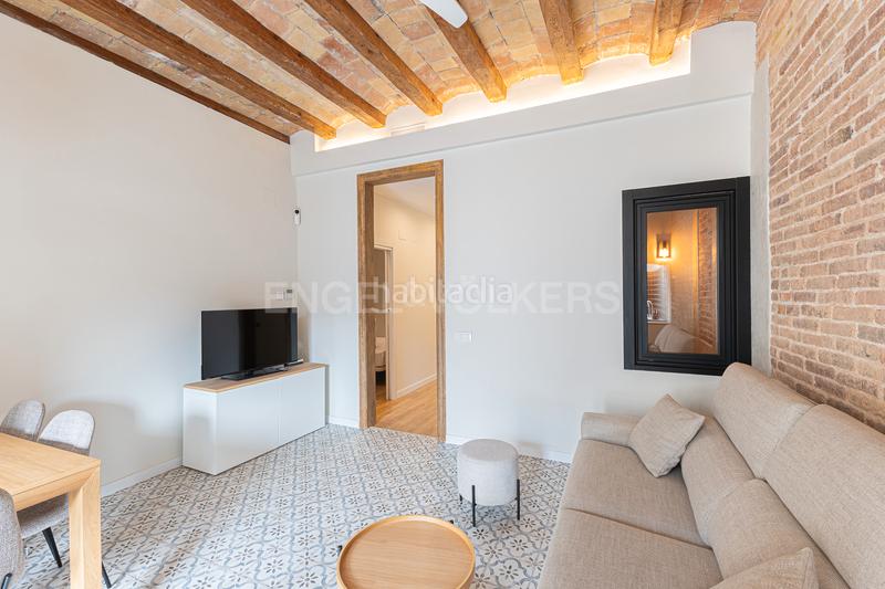 Foto 10241732-4f7e-40ee-8417-d625c4457150. Alquiler apartamento espectacular piso de alquiler temporal, reformado con encanto y gran terraza privada en Barcelona
