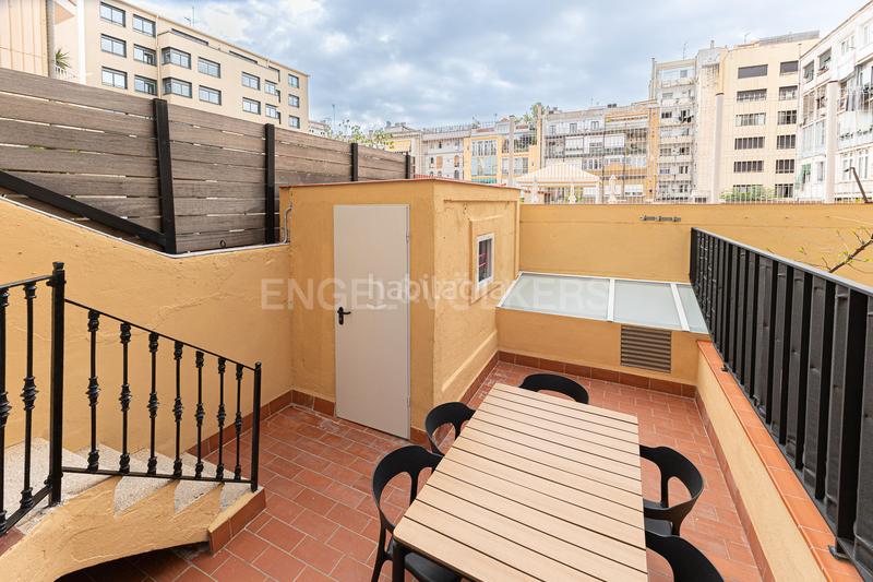 Foto 3d87141d-bad9-4331-af04-8562ee6e8649. Alquiler apartamento espectacular piso de alquiler temporal, reformado con encanto y gran terraza privada en Barcelona
