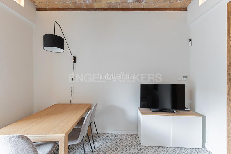 Foto 5308a051-056f-439e-86fe-8b723fe2c2e5. Alquiler apartamento espectacular piso de alquiler temporal, reformado con encanto y gran terraza privada en Barcelona
