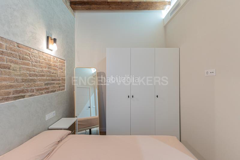 Foto 8a5d8c93-c3b4-4948-9cbe-7ce365d9197a. Alquiler apartamento espectacular piso de alquiler temporal, reformado con encanto y gran terraza privada en Barcelona