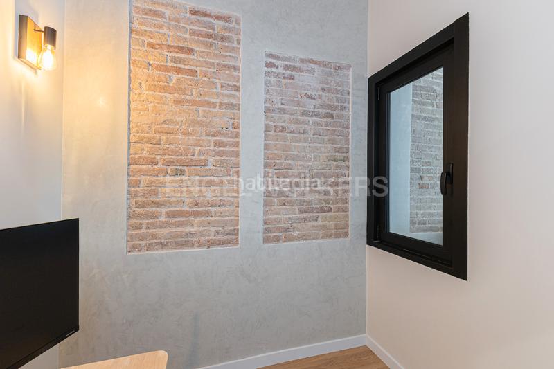 Foto b562d946-58d1-4261-bd11-610ff5f24979. Alquiler apartamento espectacular piso de alquiler temporal, reformado con encanto y gran terraza privada en Barcelona