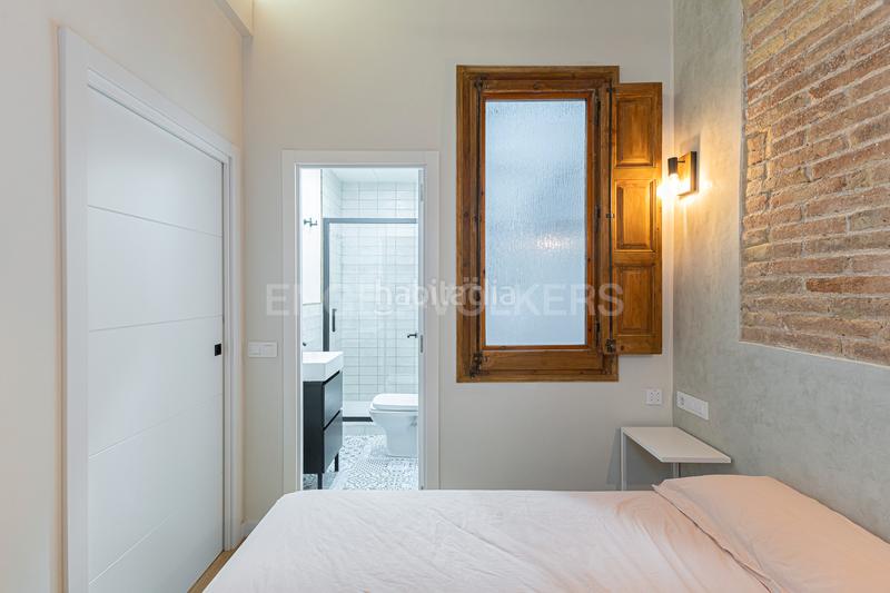 Foto d95494cf-4503-4d22-94f1-a4ab2e2990aa. Alquiler apartamento espectacular piso de alquiler temporal, reformado con encanto y gran terraza privada en Barcelona
