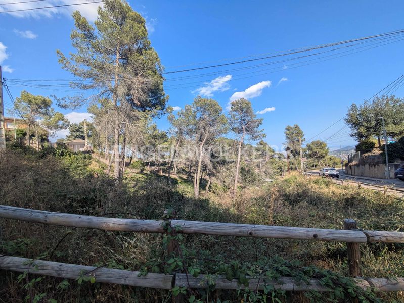 Foto bf9decf6-c05f-43e8-9e58-8962a14b9ebb. Terreny residencial a Corbera de Llobregat
