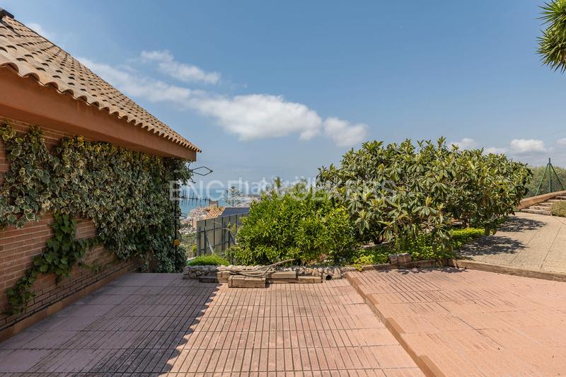 Foto 147b84b7-aad3-410f-98ea-b7e053bd4053. Casa con riscaldamento parcheggio piscina in Levantina - Montgavina - Quintmar Sitges