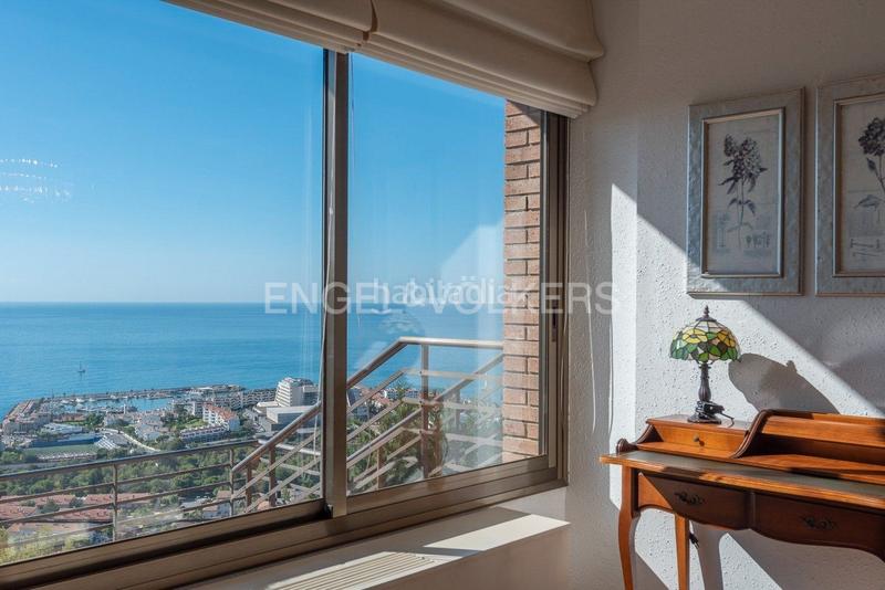 Foto 23069d91-9f1c-4431-bb6d-8666a1456cfb. Casa con riscaldamento parcheggio piscina in Levantina - Montgavina - Quintmar Sitges