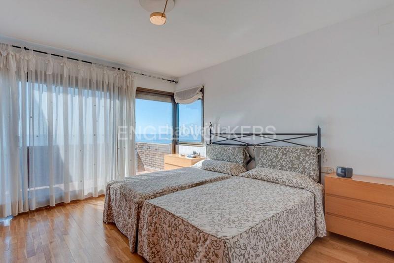 Foto 5d5f33a5-b26c-425d-94f4-1f41909effc5. Casa con riscaldamento parcheggio piscina in Levantina - Montgavina - Quintmar Sitges