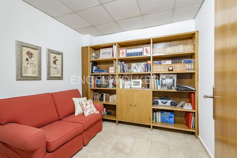 Foto 5ec07688-7d8c-4f04-aa01-dd51b49bc754. Casa con riscaldamento parcheggio piscina in Levantina - Montgavina - Quintmar Sitges