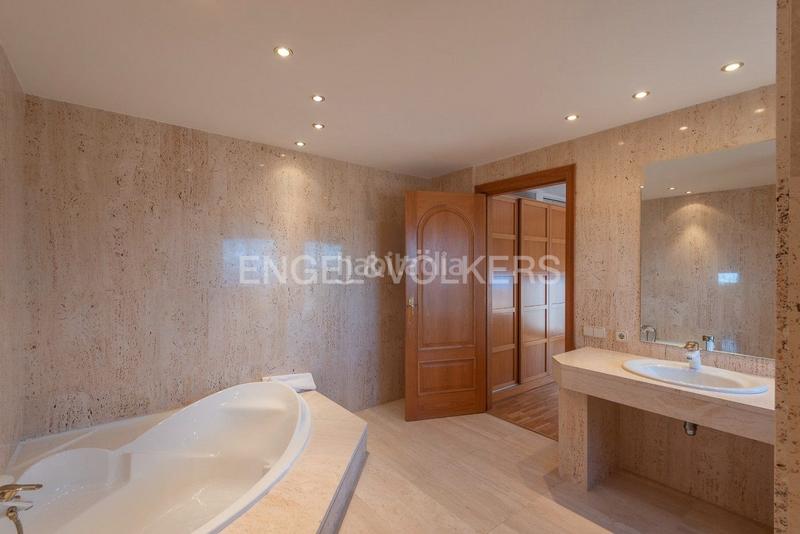 Foto 69a0c241-5449-4f9e-b069-968967b5aed9. Casa con riscaldamento parcheggio piscina in Levantina - Montgavina - Quintmar Sitges