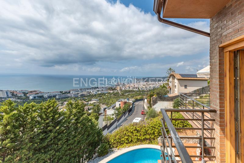 Foto 7dae024e-5d9d-4535-88bc-96da80b80cda. Casa con riscaldamento parcheggio piscina in Levantina - Montgavina - Quintmar Sitges