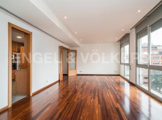 Miete Appartement in Dreta de l´Eixample. Magnifico piso con parking al lado del paseo de gracia