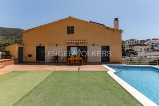 Casa en Levantina - Montgavina - Quintmar. Casa individual prácticamente nueva con ascensor