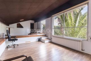 Casa adossada a Montbau. Casita en el barrio de montbau