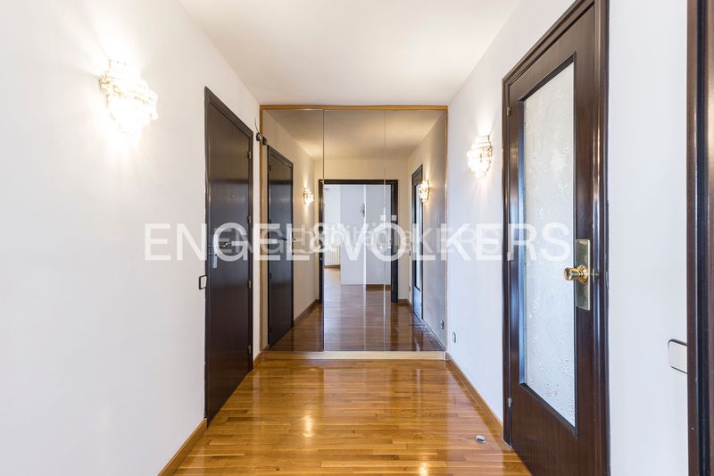 Foto 15c84473-634b-4762-8446-07180c226c18. Pis amb calefacció aparcament a Pedralbes Barcelona