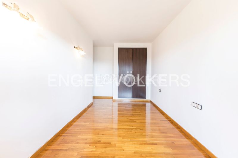 Foto 5ad0f879-1bc3-4597-9224-7bb751ba8ce9. Pis amb calefacció aparcament a Pedralbes Barcelona