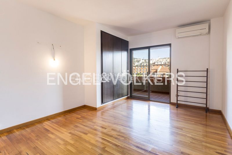 Foto c2627d19-e60f-4809-8613-d5a51c00bc5b. Pis amb calefacció aparcament a Pedralbes Barcelona