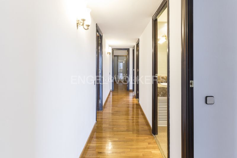 Foto f39a498b-3c43-445e-8730-57480cc82af4. Pis amb calefacció aparcament a Pedralbes Barcelona