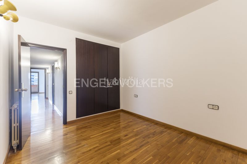 Foto f8c08c5e-64d5-47f3-be50-6c3ddb840ecc. Pis amb calefacció aparcament a Pedralbes Barcelona