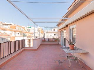 Àtic a Guinardó. Fantástico ático reformado, sin ascensor, en calle vinyals