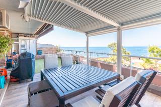Apartament a Can Sans. Fantástico piso con vistas al mar y zona comunitaria