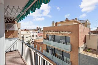 Apartamento en Sanfeliu. Piso todo exterior tocando esplugues