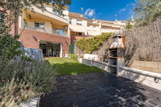 Casa a Viladecavalls. Exclusiva casa con encanto en el corazón de viladecavalls