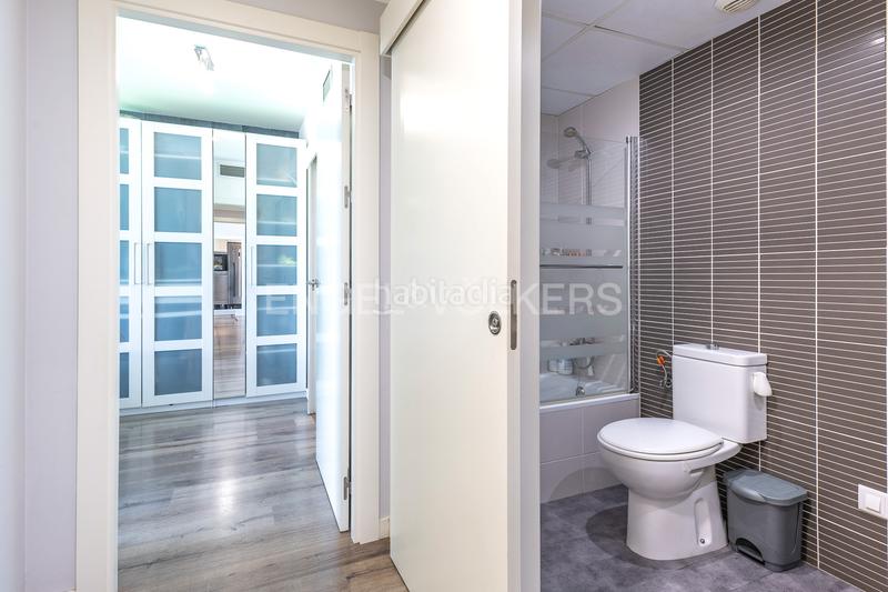 Foto 008551a5-8d4d-4af5-a195-65ec6bd49eff. Apartament amb calefacció aparcament piscina a Port Badalona
