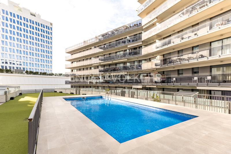 Foto 086141c9-fb9f-45d4-879f-b7a67217622a. Apartament amb calefacció aparcament piscina a Port Badalona