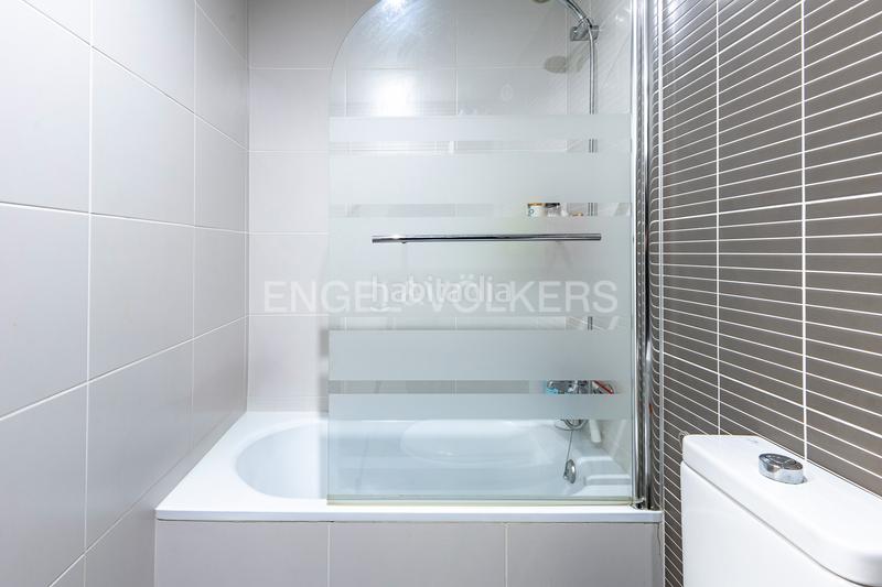 Foto 1a43db34-ca3f-4ad6-8ce6-ae737695b8f4. Apartament amb calefacció aparcament piscina a Port Badalona
