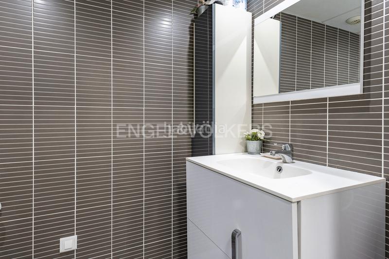 Foto 2b17b7a1-3037-4b20-9f31-a6998b3f163b. Apartament amb calefacció aparcament piscina a Port Badalona
