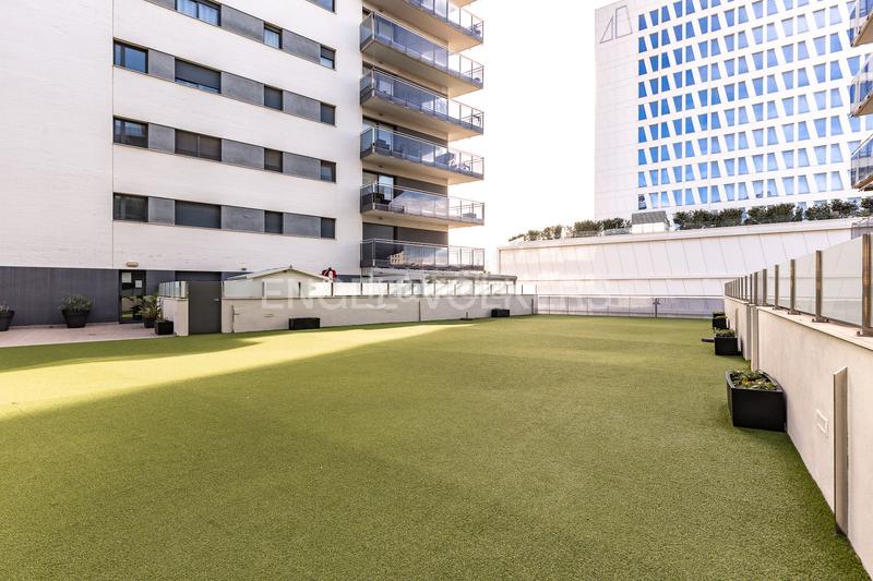 Foto aee1732e-04b1-48a0-8bc1-ea80d25744fc. Apartament amb calefacció aparcament piscina a Port Badalona