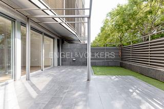Apartament a Centre-Can Nadal. Si buscas una gran terraza, luz natural y piscina comunitaria, e