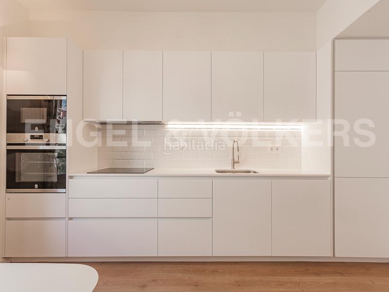 Foto 74bca36b-7c1e-4229-8f95-88907d0a178f. Alquiler apartamento moderno piso amueblado en galvany en Barcelona