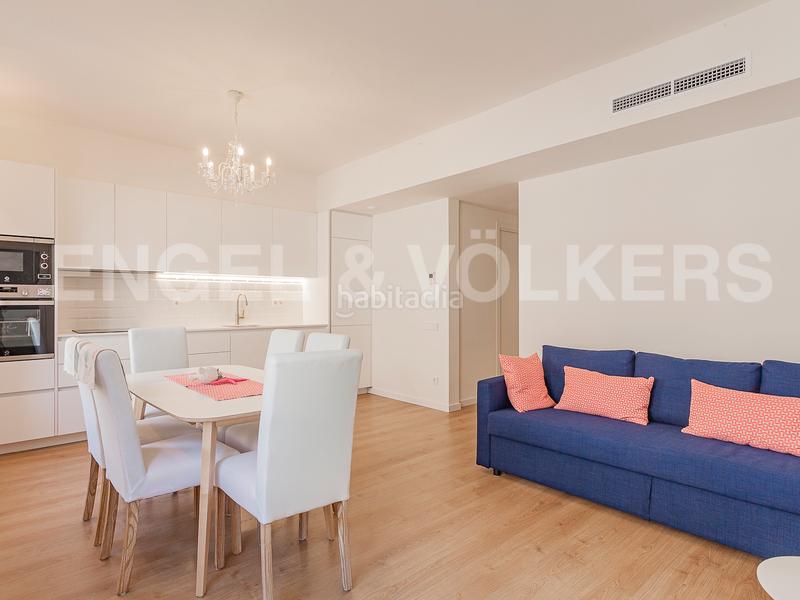 Foto f83ee706-8a43-4fec-aafd-a3fc95bb7b9f. Alquiler apartamento moderno piso amueblado en galvany en Barcelona