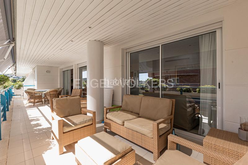 Foto df00a500-2719-4908-9b0e-0bcd6d70338f. Lloguer àtic amb calefacció aparcament piscina a Sitges
