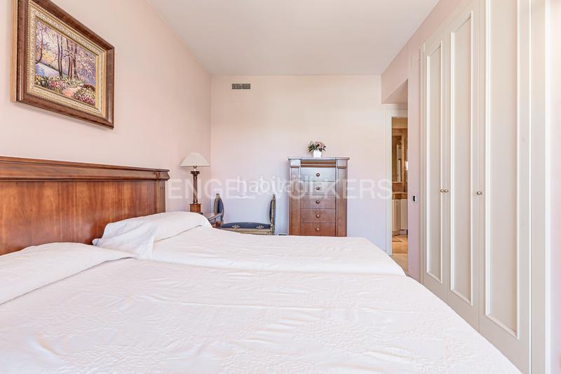 Foto e18416f5-a061-4f72-8011-4b11123e7029. Lloguer àtic amb calefacció aparcament piscina a Sitges