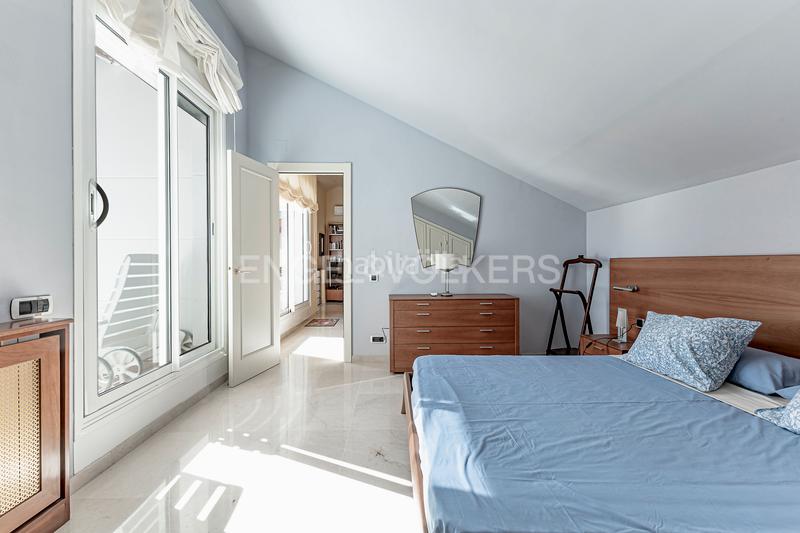 Foto 27b64c0f-53be-436a-be85-f9417926fcdd. Location attique avec chauffage parking piscine dans Sitges