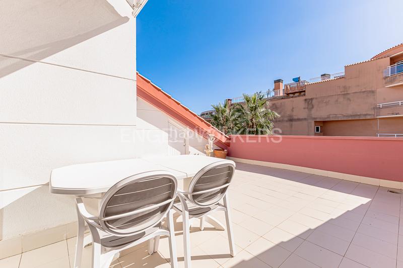 Foto 9f4fd011-abd2-4f3e-b62a-08cb0ee204aa. Location attique avec chauffage parking piscine dans Sitges