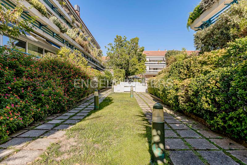 Foto c651abc0-f0ce-47ec-a9bf-0d236bcbccfc. Location attique avec chauffage parking piscine dans Sitges