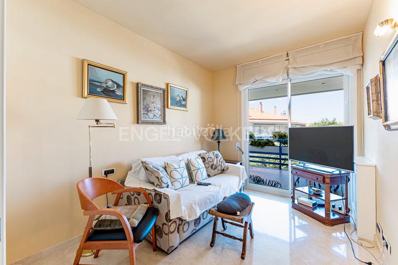 Foto dc007bfa-f232-4cb1-9204-3bace86361ad. Location attique avec chauffage parking piscine dans Sitges