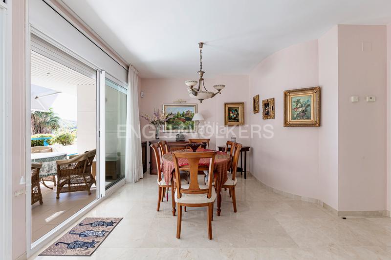 Foto 0e4d1387-7aa3-42f1-a72b-7f8b4cbf2d4f. Miete dachwohnung mit heizung parking pool in Can Girona - Terramar - Vinyet Sitges