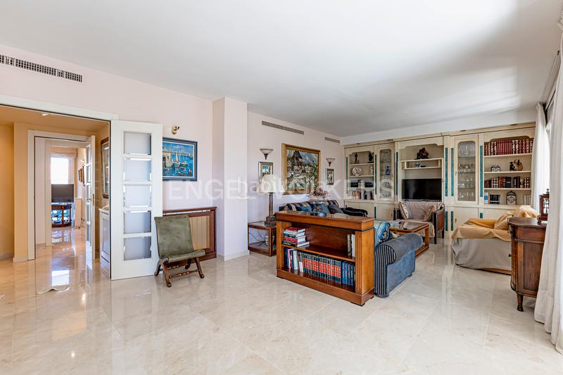 Foto 1f13a9f5-8e01-405f-914e-ca95ccc63775. Miete dachwohnung mit heizung parking pool in Can Girona - Terramar - Vinyet Sitges