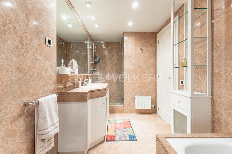 Foto 3b952548-f37f-4144-b8c3-26e3932feddf. Miete dachwohnung mit heizung parking pool in Can Girona - Terramar - Vinyet Sitges