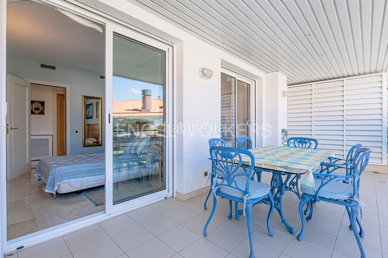 Foto 70d30514-d86f-43ab-a802-825446b84b3f. Miete dachwohnung mit heizung parking pool in Can Girona - Terramar - Vinyet Sitges