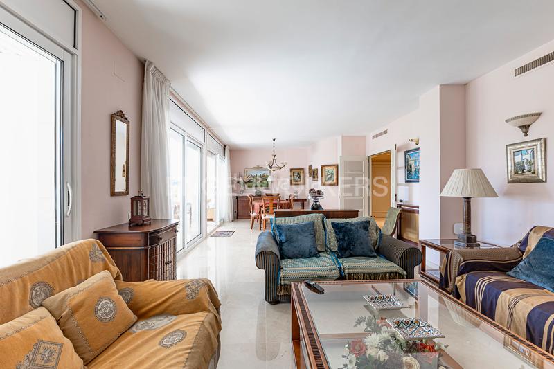 Foto 9a9ed5f3-7c7a-4536-9fc7-f87e8f9202d2. Miete dachwohnung mit heizung parking pool in Can Girona - Terramar - Vinyet Sitges