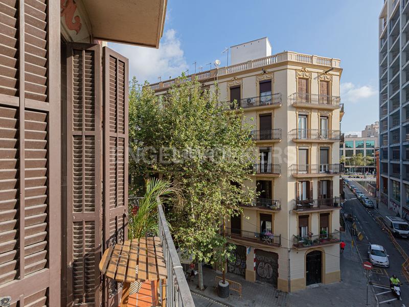 Foto 0b2b63a4-b690-4f7f-aef9-28374bcf5432. Alquiler apartamento precioso y luminoso piso temporal en paral.lel en Barcelona