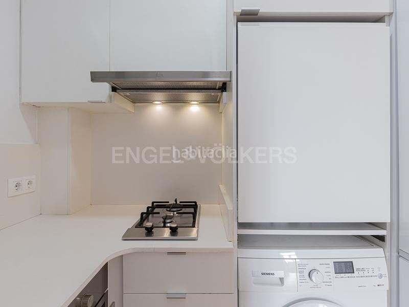 Foto 56ab9e25-ea73-456d-9c91-a940816a99f2. Alquiler apartamento precioso y luminoso piso temporal en paral.lel en Barcelona