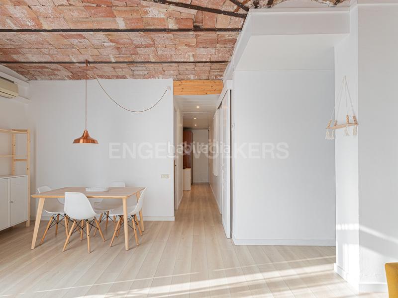 Foto 87eb3ce9-a3c1-472e-aa4e-91d2951aad33. Alquiler apartamento precioso y luminoso piso temporal en paral.lel en Barcelona