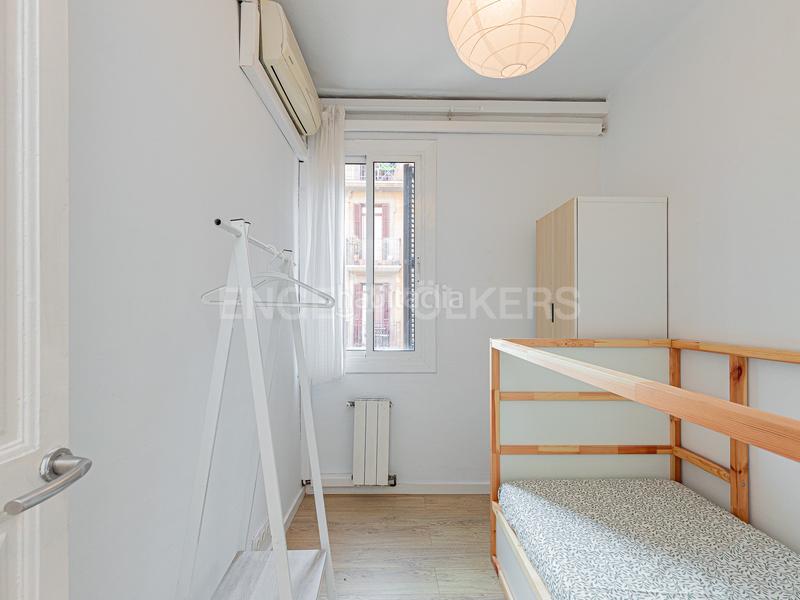 Foto 8b3549e0-4dc1-46fb-b404-b939424f3121. Alquiler apartamento precioso y luminoso piso temporal en paral.lel en Barcelona