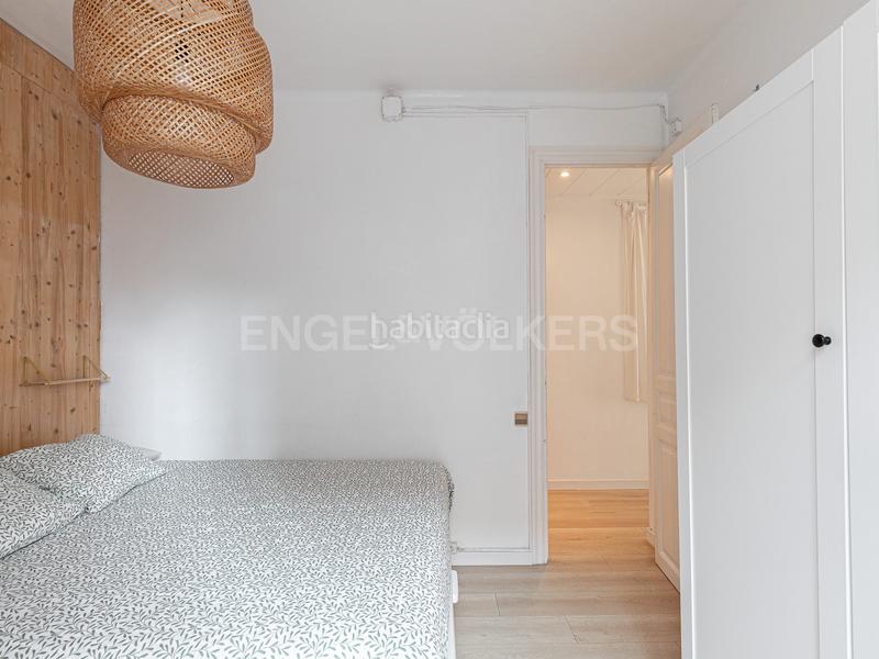 Foto b0f2def9-6da6-48f3-a121-87f9601de1c5. Alquiler apartamento precioso y luminoso piso temporal en paral.lel en Barcelona