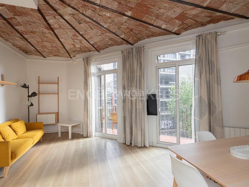 Foto c08346bd-4337-483e-82ce-599164ea24fb. Alquiler apartamento precioso y luminoso piso temporal en paral.lel en Barcelona